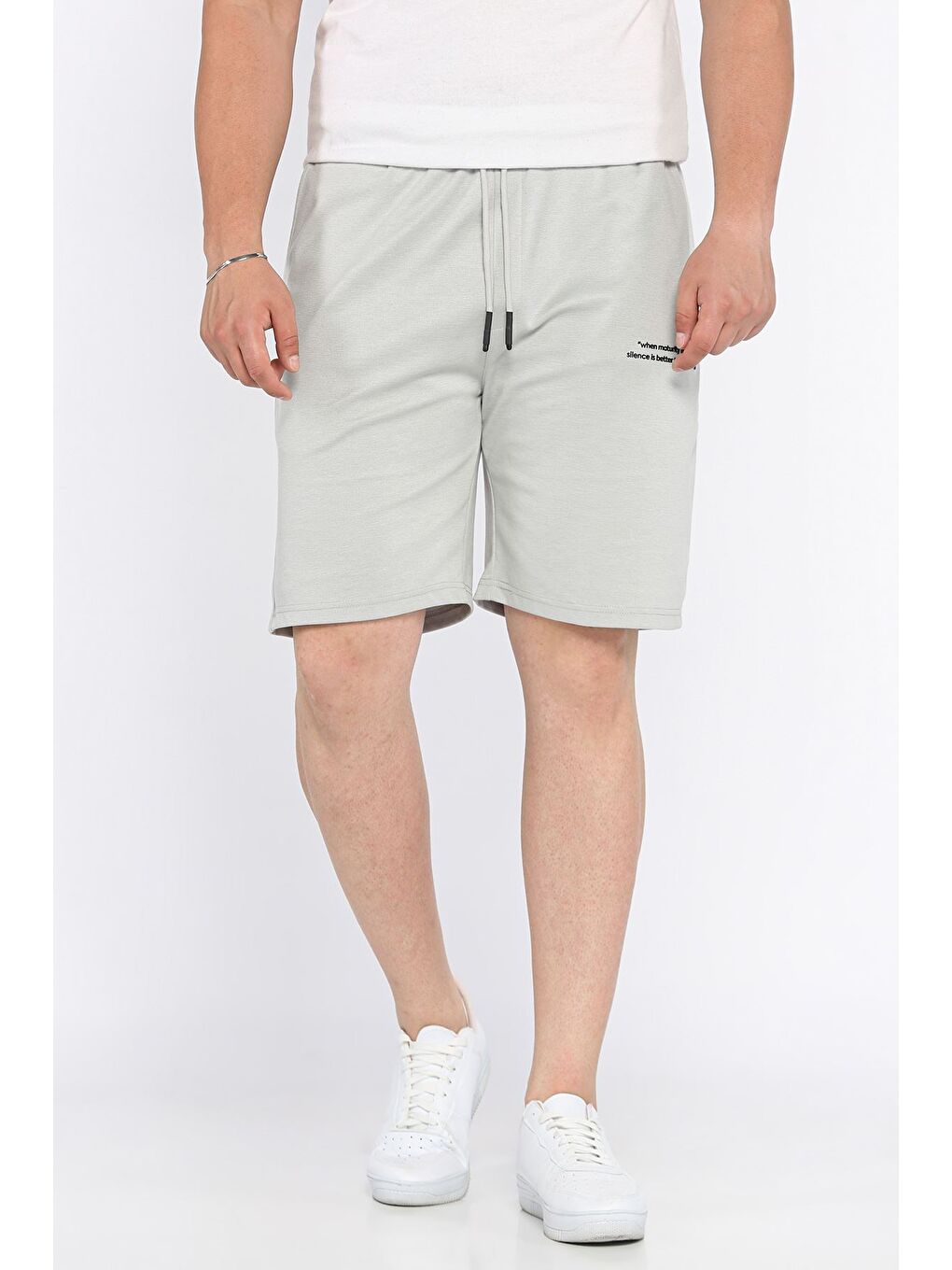 Gri Yazı Baskılı Erkek Şort