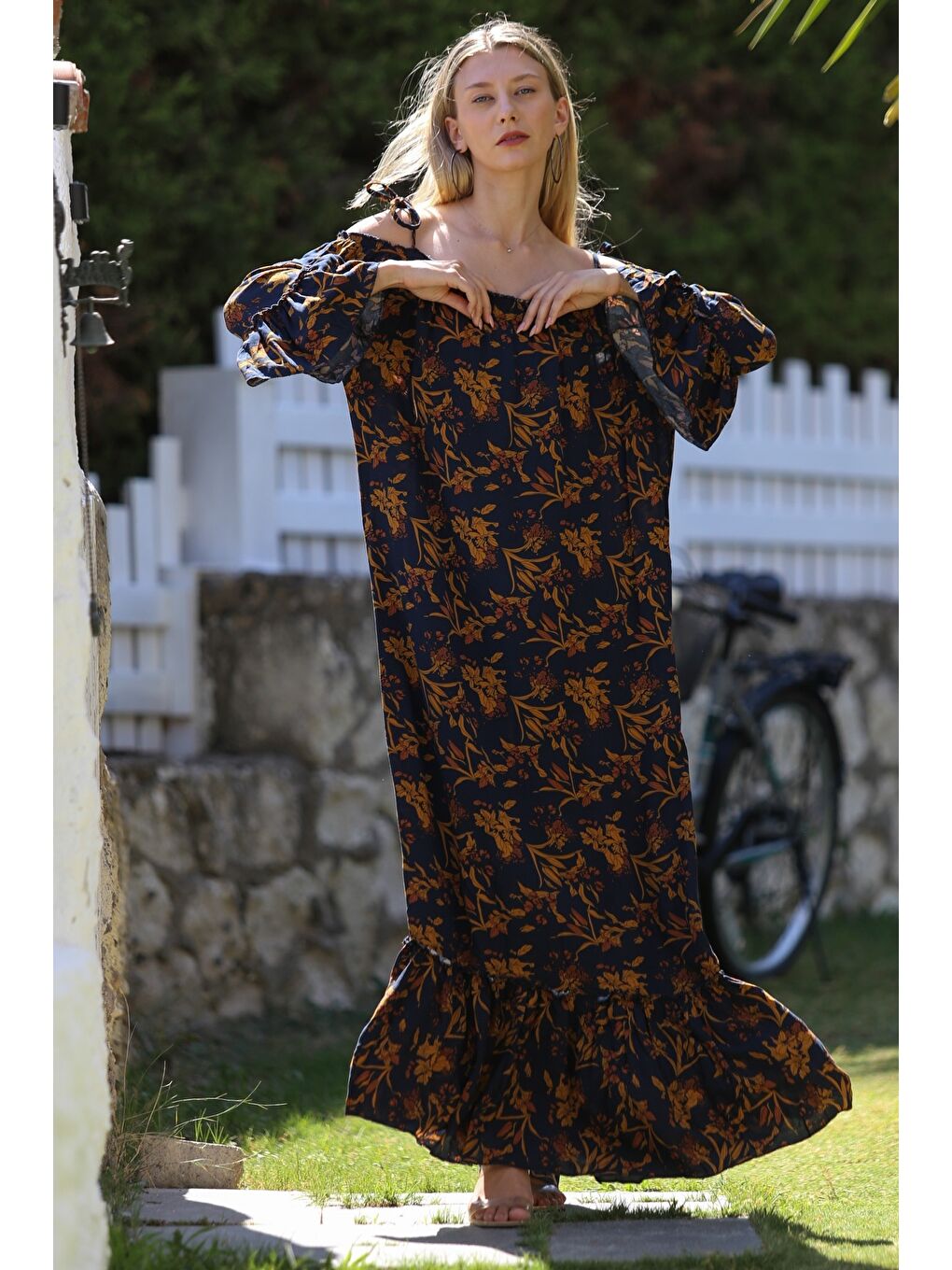 Kahverengi Carmen Yaka Fırfırlı Kol Kol Ve Etek Ucu Fırfırlı Allover Baskılı Dokuma Casual Elbise-5