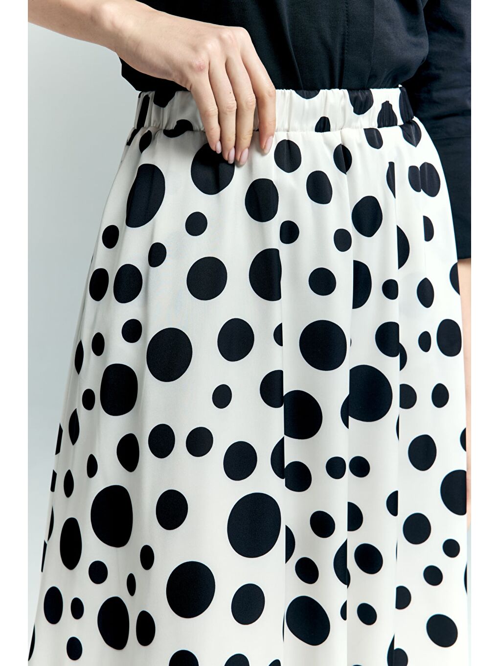 Puantiye Desenli Kloş Etek - Ekru-5