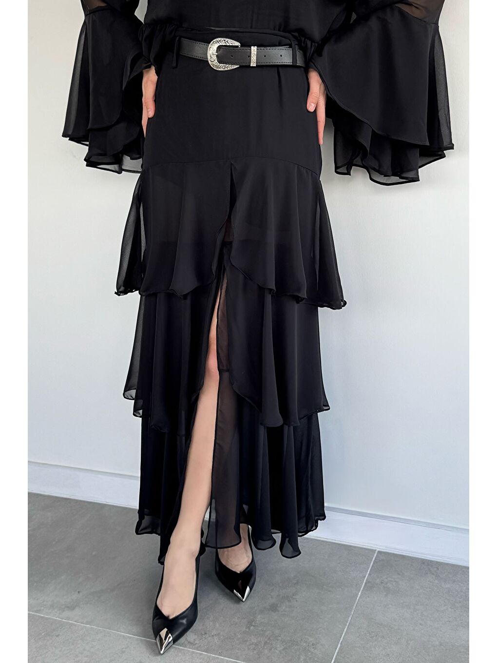 Siyah Kadın Yırtmaçlı Kemerli Kat Detaylı Tül Etek-1