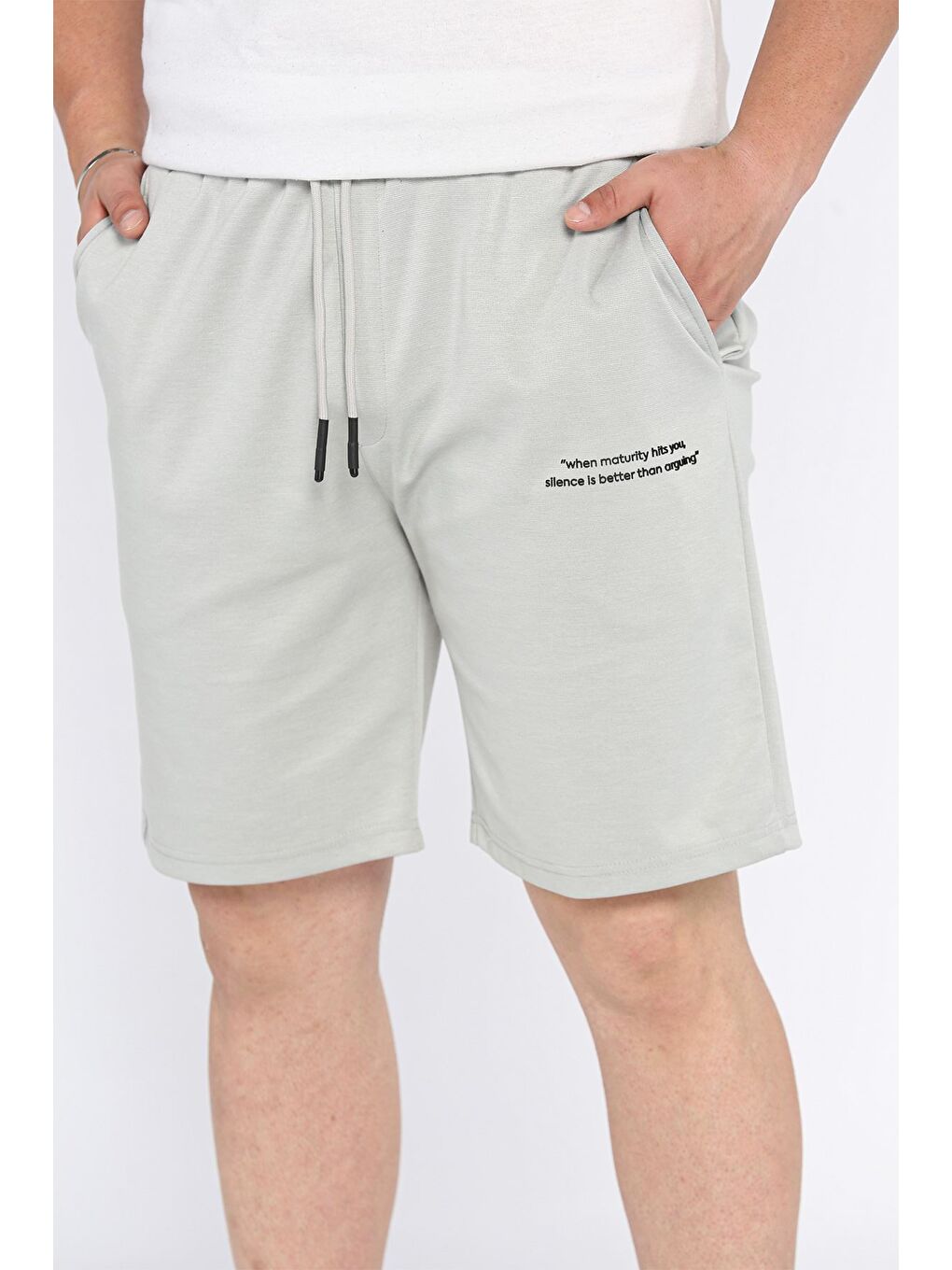 Gri Yazı Baskılı Erkek Şort-3