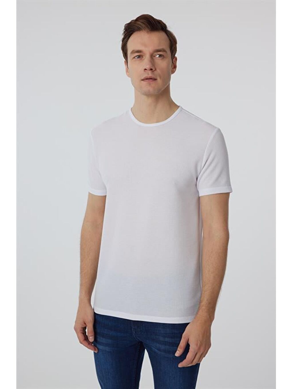 Beyaz Slim Armürlü Bisiklet Yaka Tişört-4