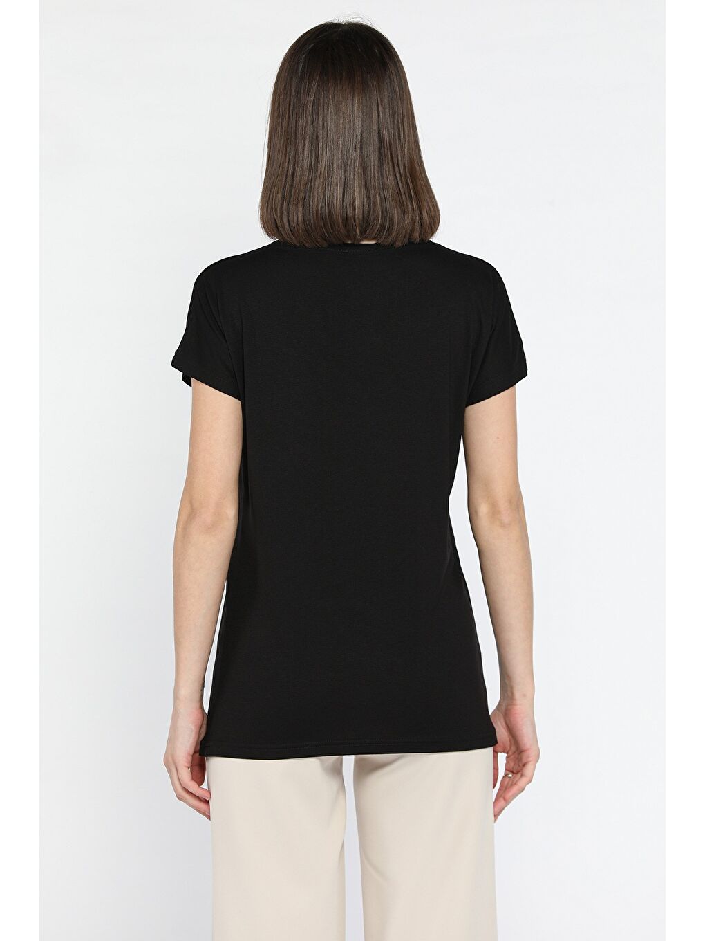 Siyah V Yaka Kadın Tişört-2