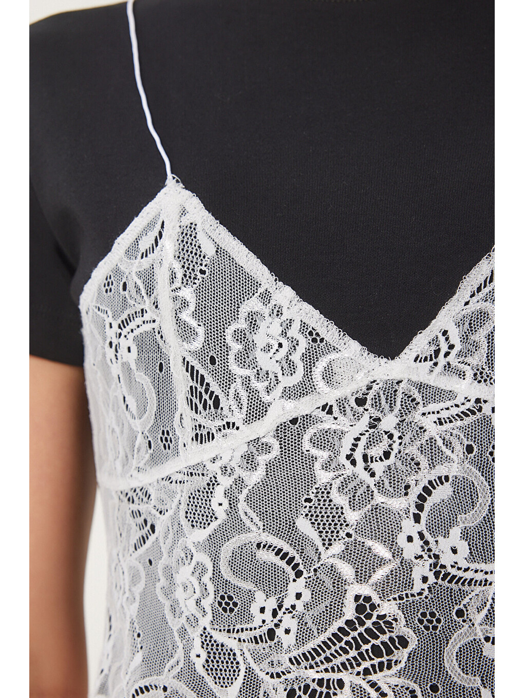 Siyah Dantelli Crop Örme Bluz SİYAH BEYAZ LBV0059-3