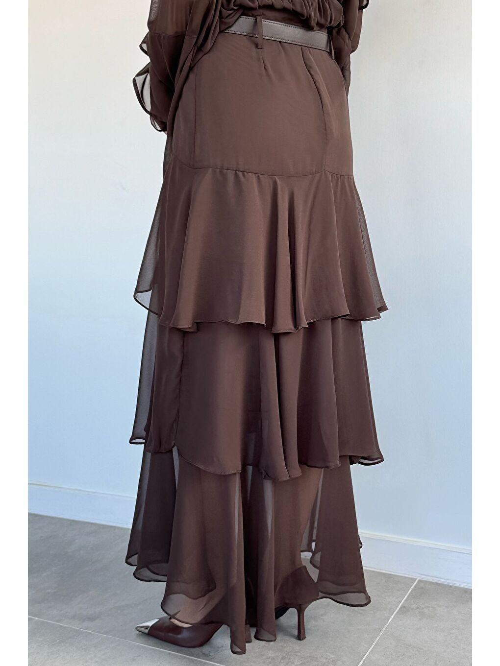 Kahverengi Kadın Yırtmaçlı Kemerli Kat Detaylı Tül Etek-3