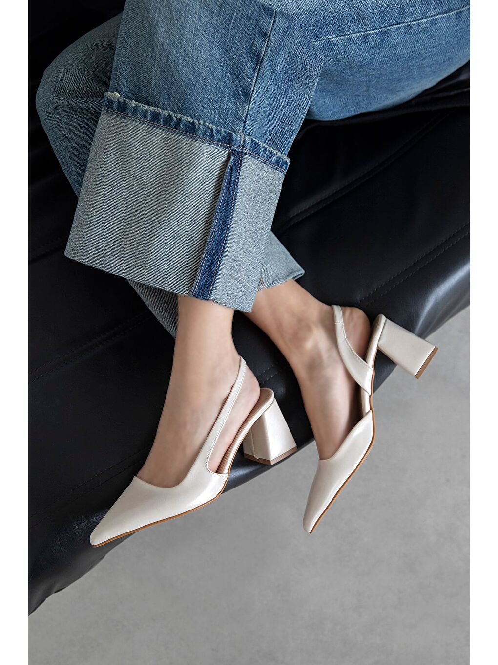 Ekru Luan Kadın Kırışık Deri Topuklu Ayakkabı Krem-1