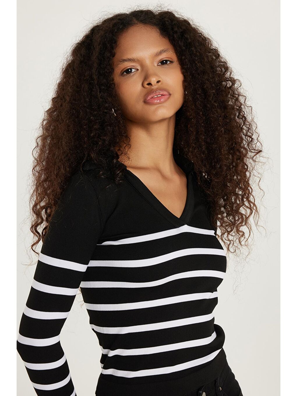 Karışık Kadın Slim Fit Dar Kesim V Yaka Çizgili Bluz-1