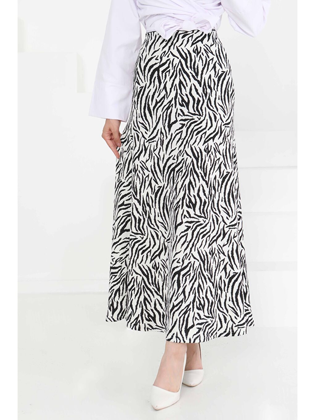 Desenli Kiloş Etek Beyaz - 27238-2