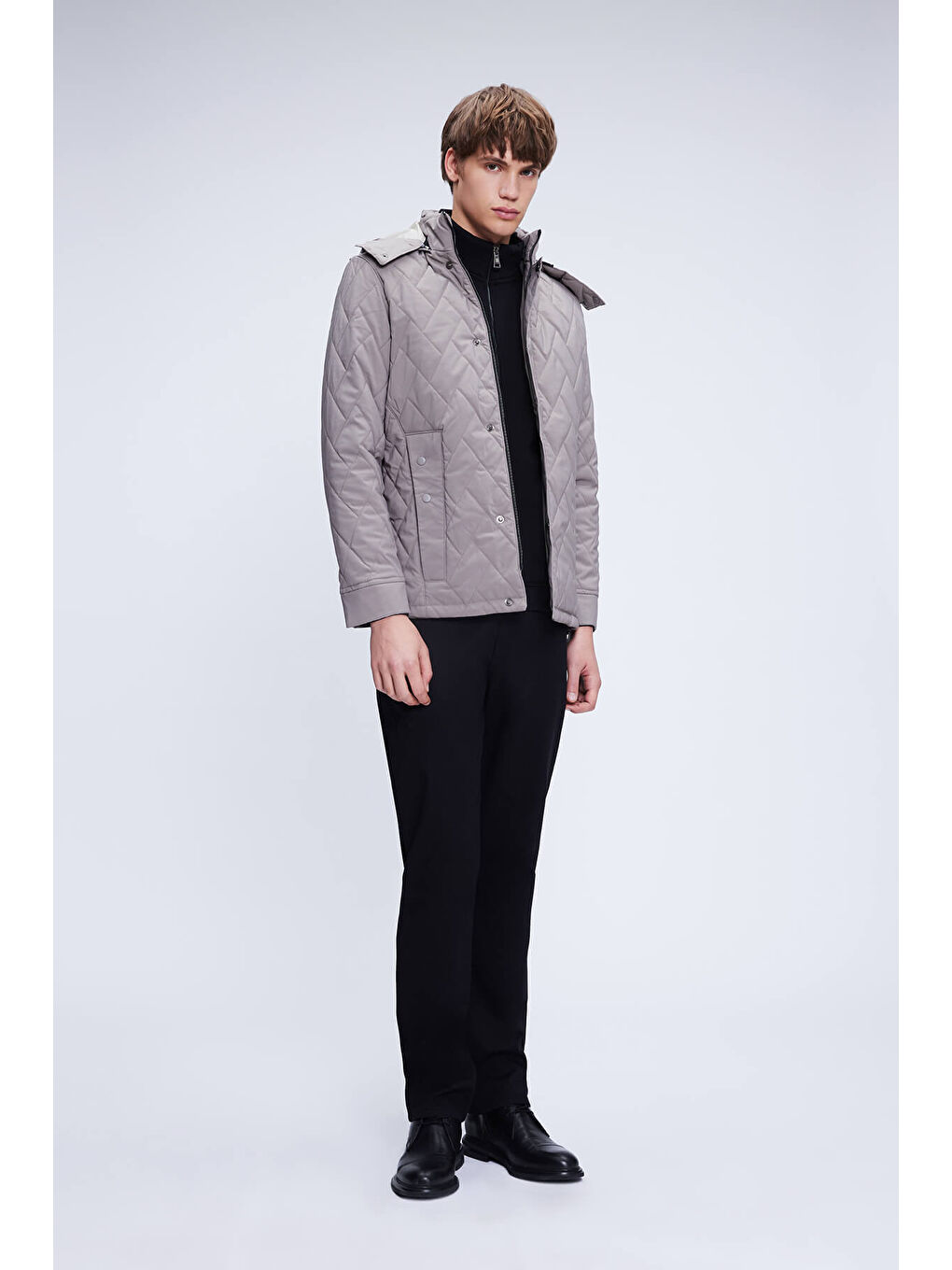 Bej Vizon Dinamik Fit Hakim Yaka Desenli Kapitone Kapüşonlu Mont-1