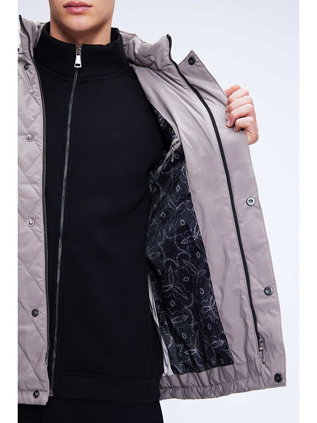 Bej Vizon Dinamik Fit Hakim Yaka Desenli Kapitone Kapüşonlu Mont-3