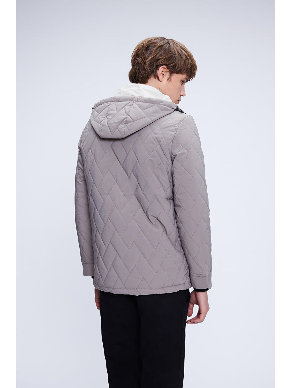 Bej Vizon Dinamik Fit Hakim Yaka Desenli Kapitone Kapüşonlu Mont-4