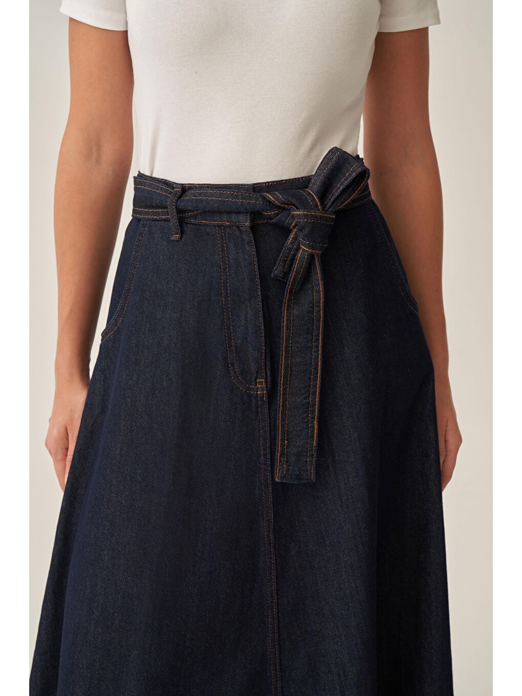 Koyu Mavi-Kuşaklı Kloş Denim Etek-4