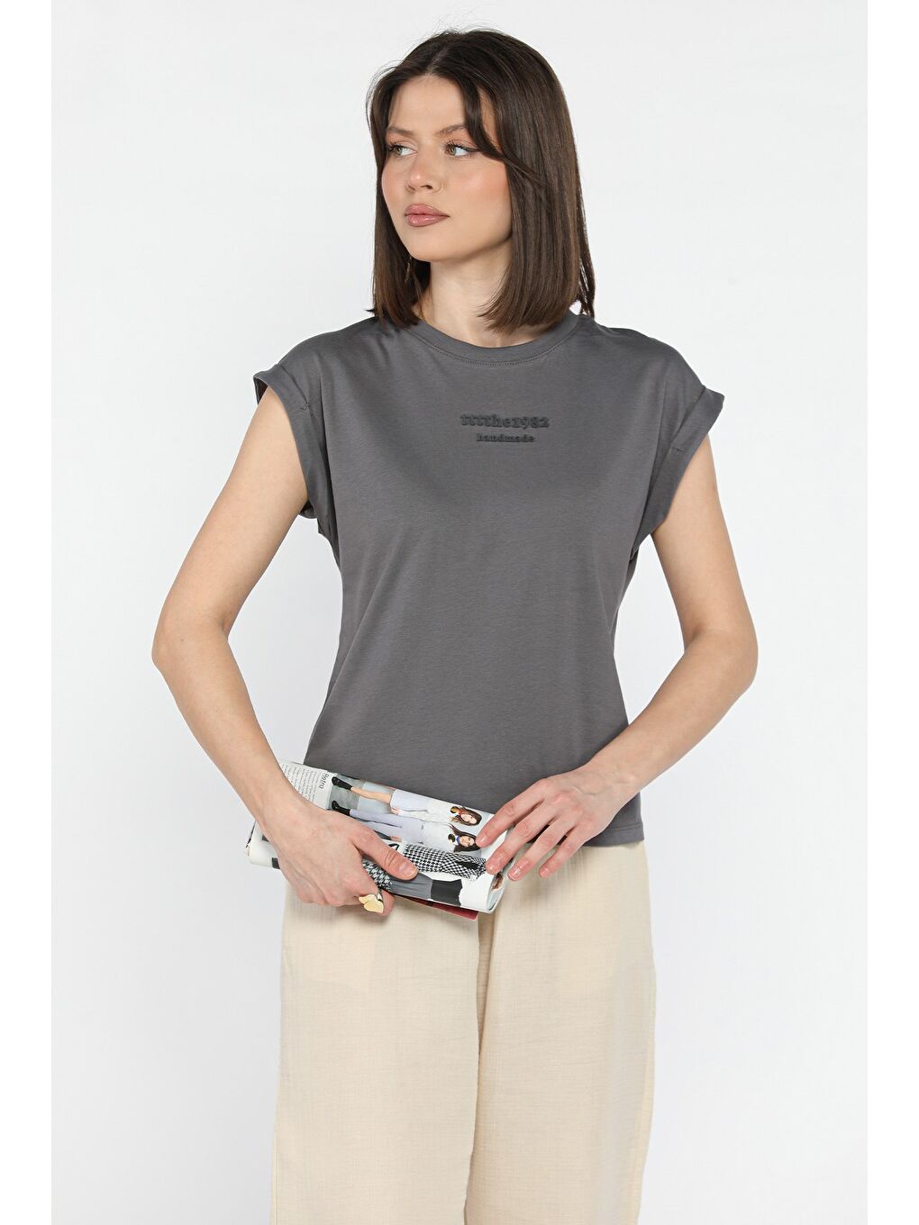 Gri Kadın Kabartma Yazı Baskılı Japone Kol Tişört-1