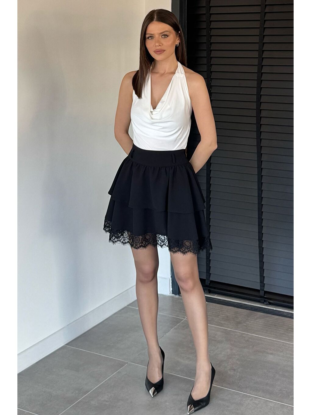 Siyah Kadın Dantel Detaylı Volanlı Mini Etek