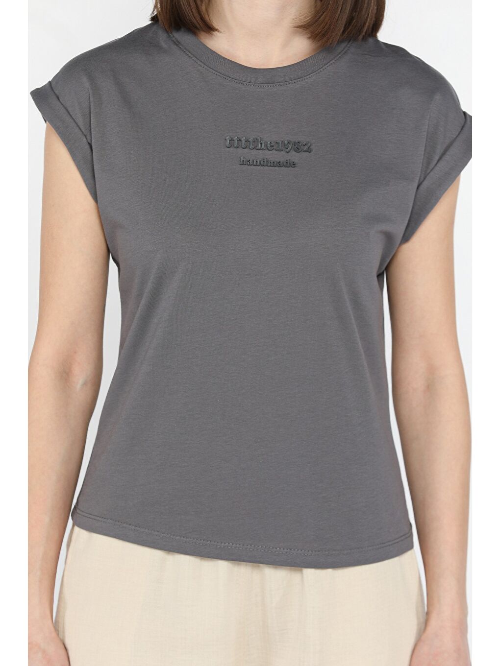 Gri Kadın Kabartma Yazı Baskılı Japone Kol Tişört-3