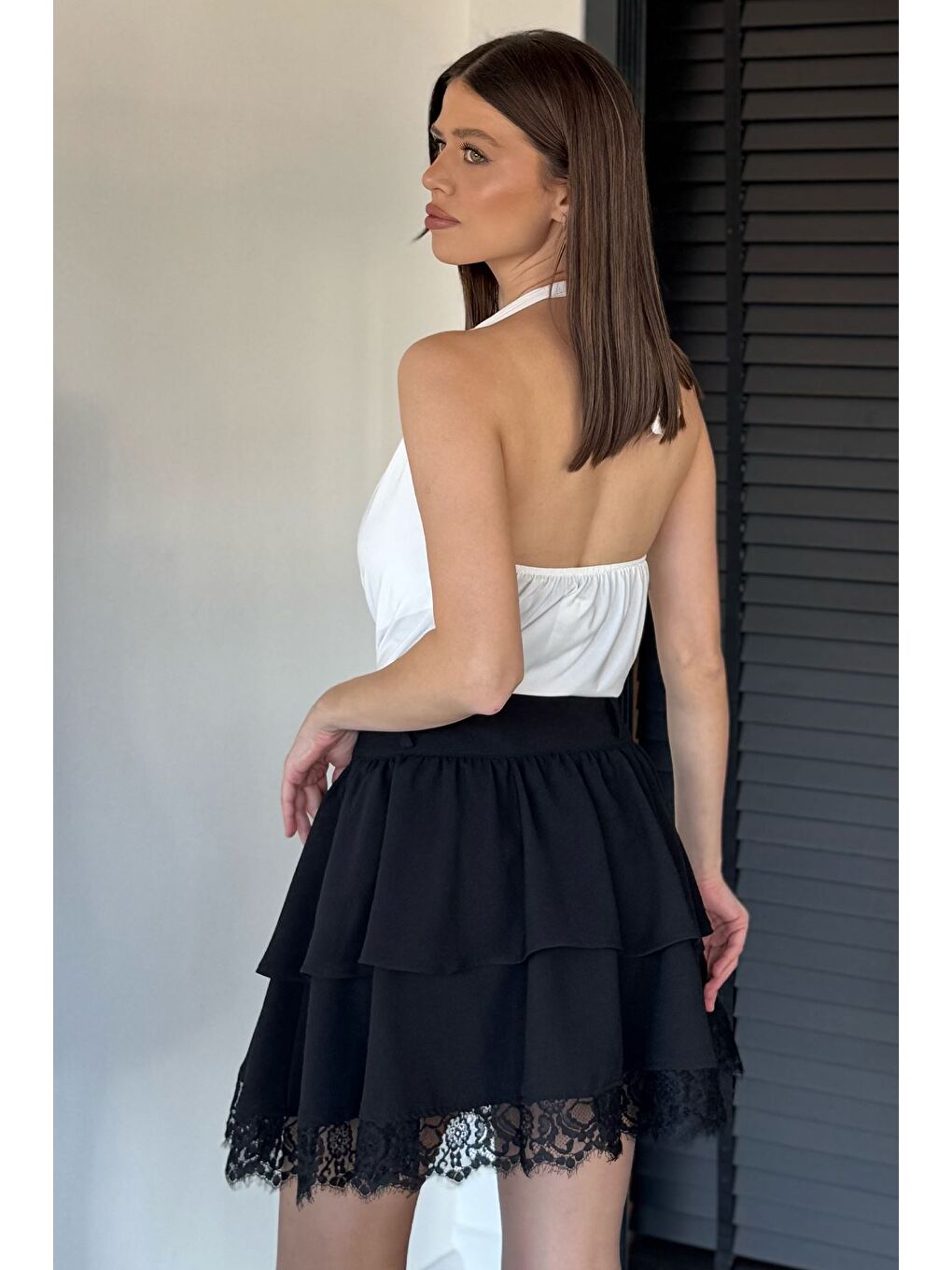 Siyah Kadın Dantel Detaylı Volanlı Mini Etek-3