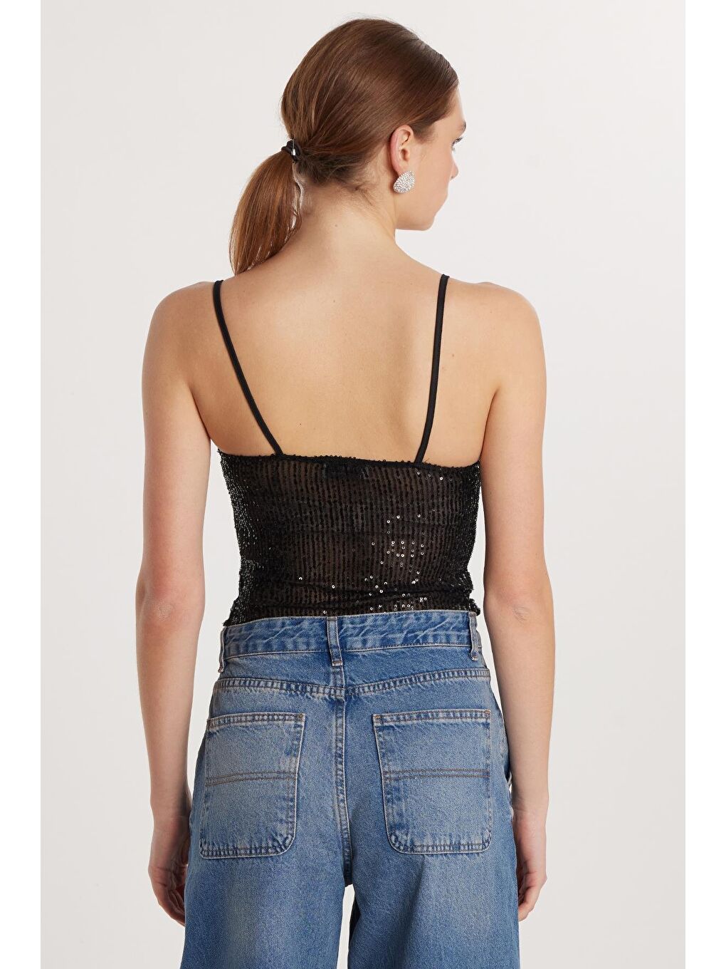 Kadın Slim Fit Dar Kesim Siyah Sıfır Kol U Yaka Bluz-4