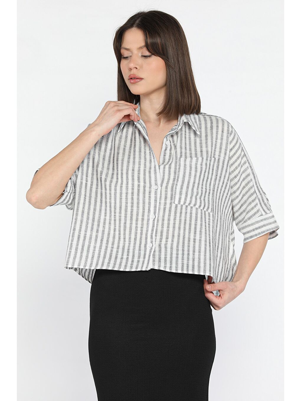 Siyah Kadın Tek Cepli Çizgi Desenli Oversize Gömlek-1