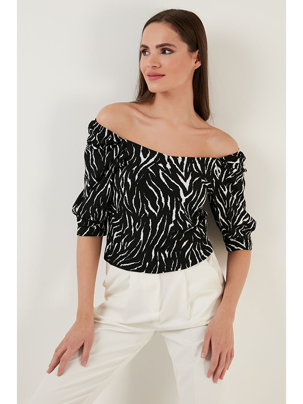 Siyah Truvakar Kol Geniş Yaka Bluz 5869001