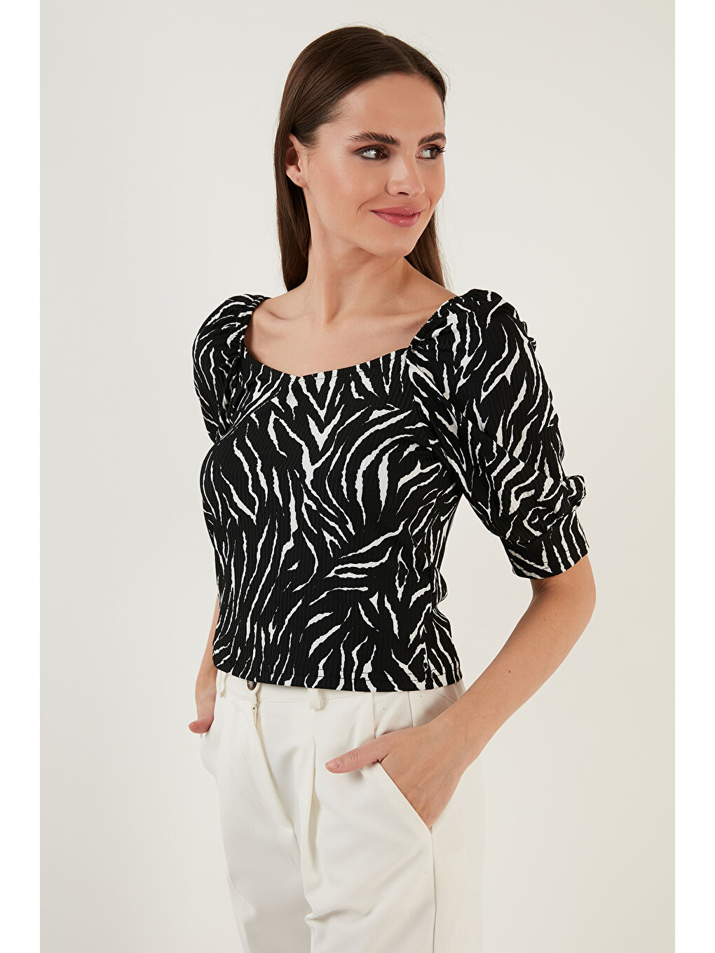 Siyah Truvakar Kol Geniş Yaka Bluz 5869001-3