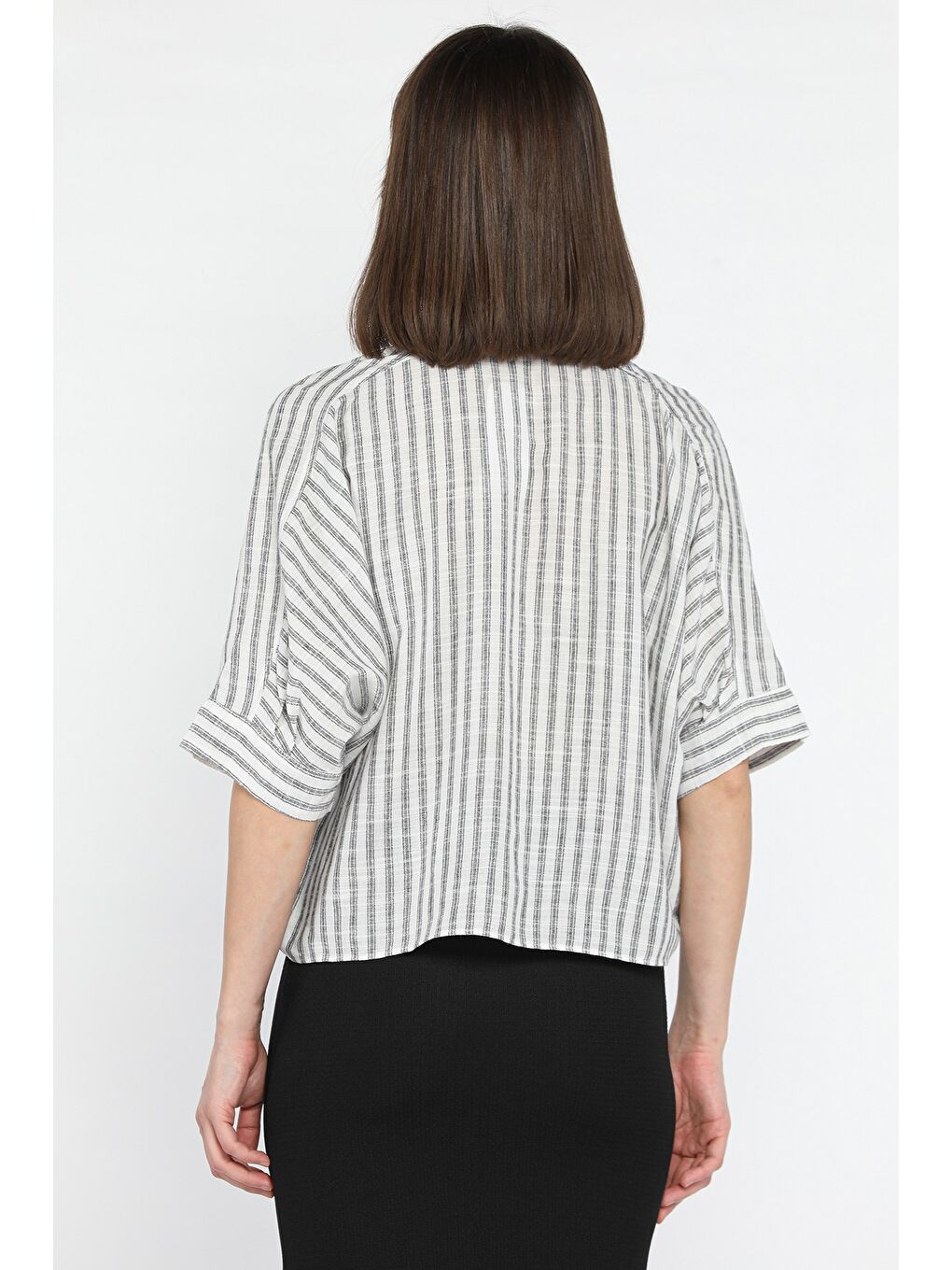 Siyah Kadın Tek Cepli Çizgi Desenli Oversize Gömlek-2