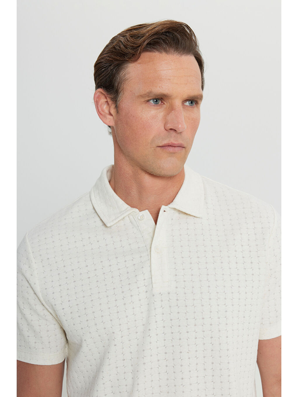 Erkek Ekru Pamuklu Dar Kesim Polo Yaka Jakarlı Esnek Tişört-3
