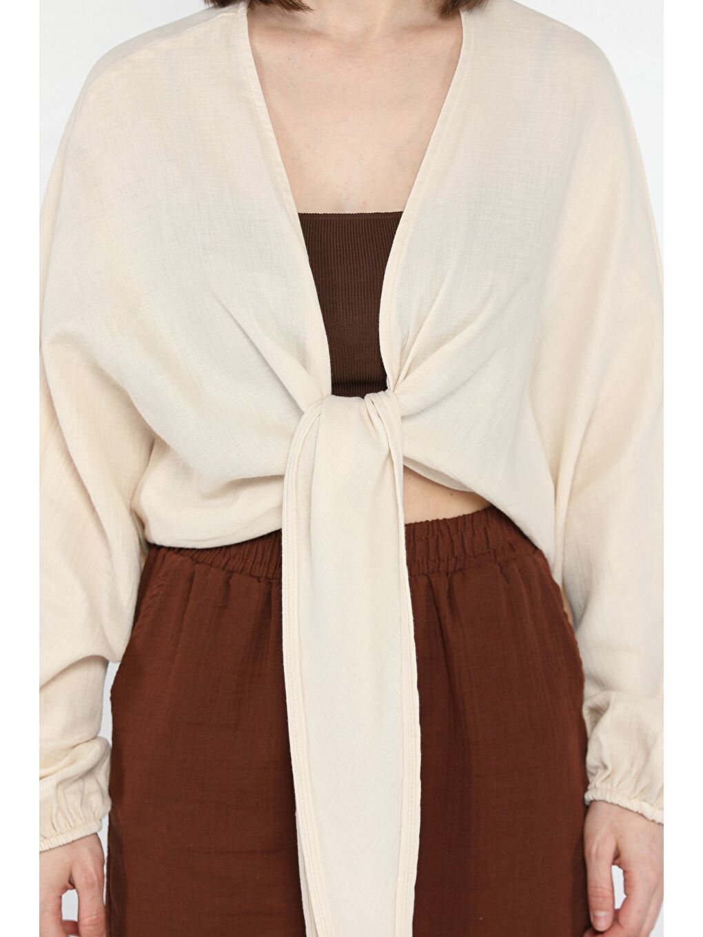 Bej Kadın Ön Bağlamalı Yarasa Kol Bluz-3