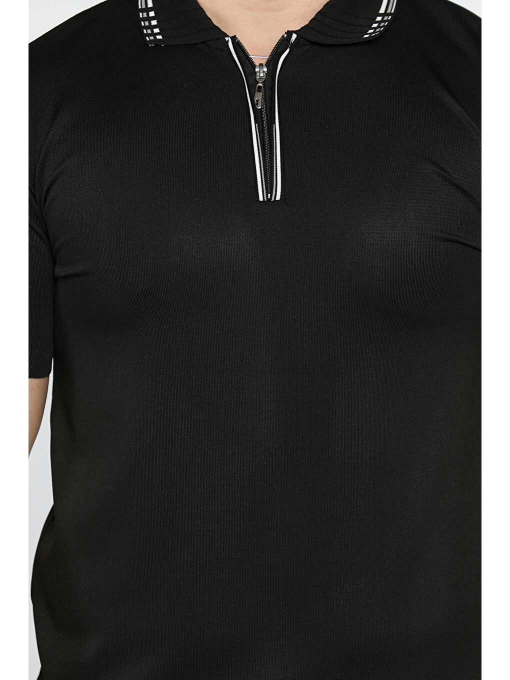 Siyah Erkek Yarım Fermuarlı Polo Yaka Triko Tişört-3