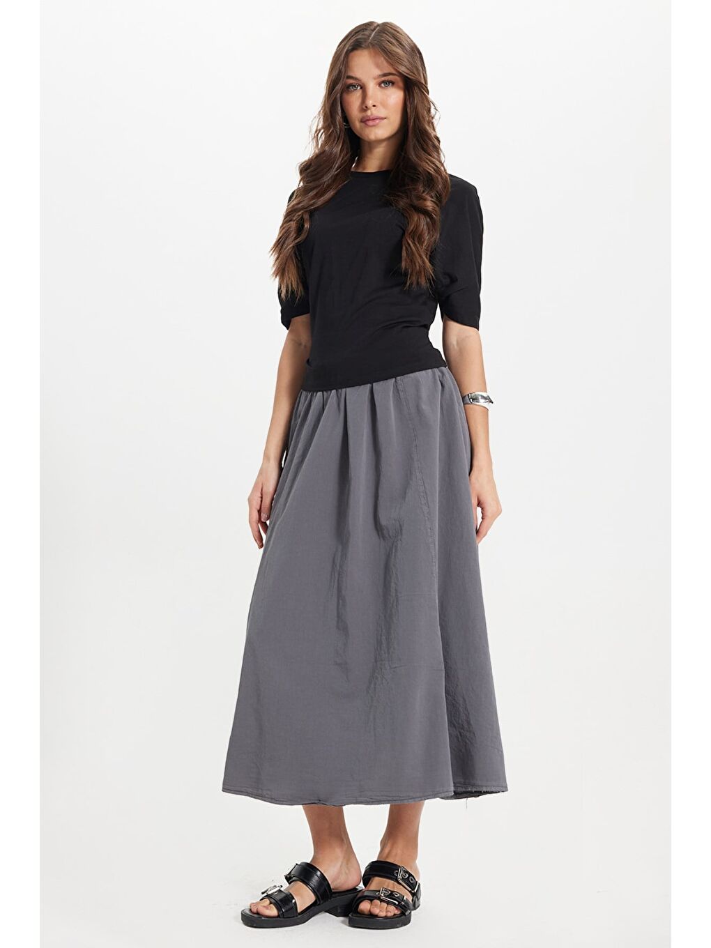 Kadın Oversize Geniş Kesim %100 Pamuk Bisiklet Yaka Yarasa Kol Siyah Tişört-1