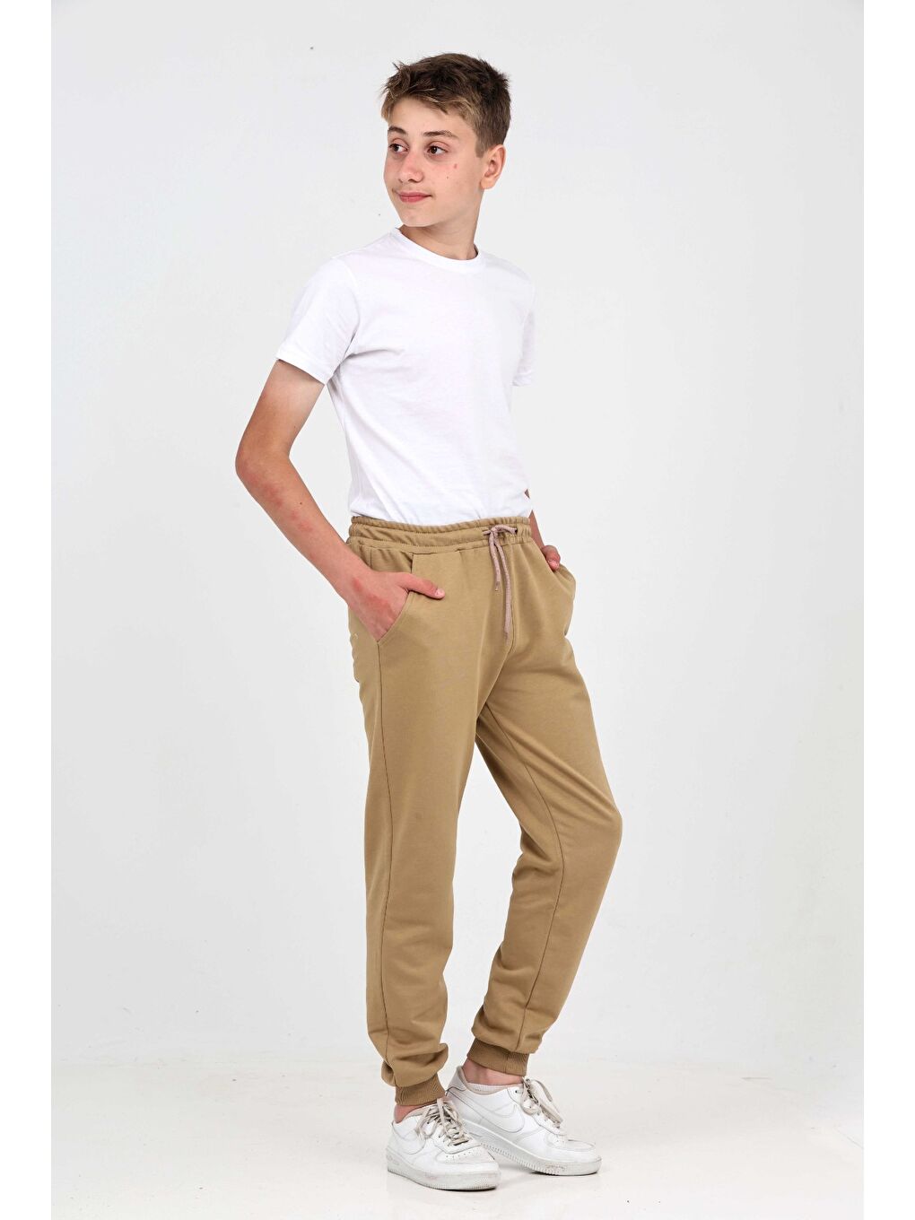 Kahverengi Erkek Çocuk Paçası Lastikli Eşofman Alt-1