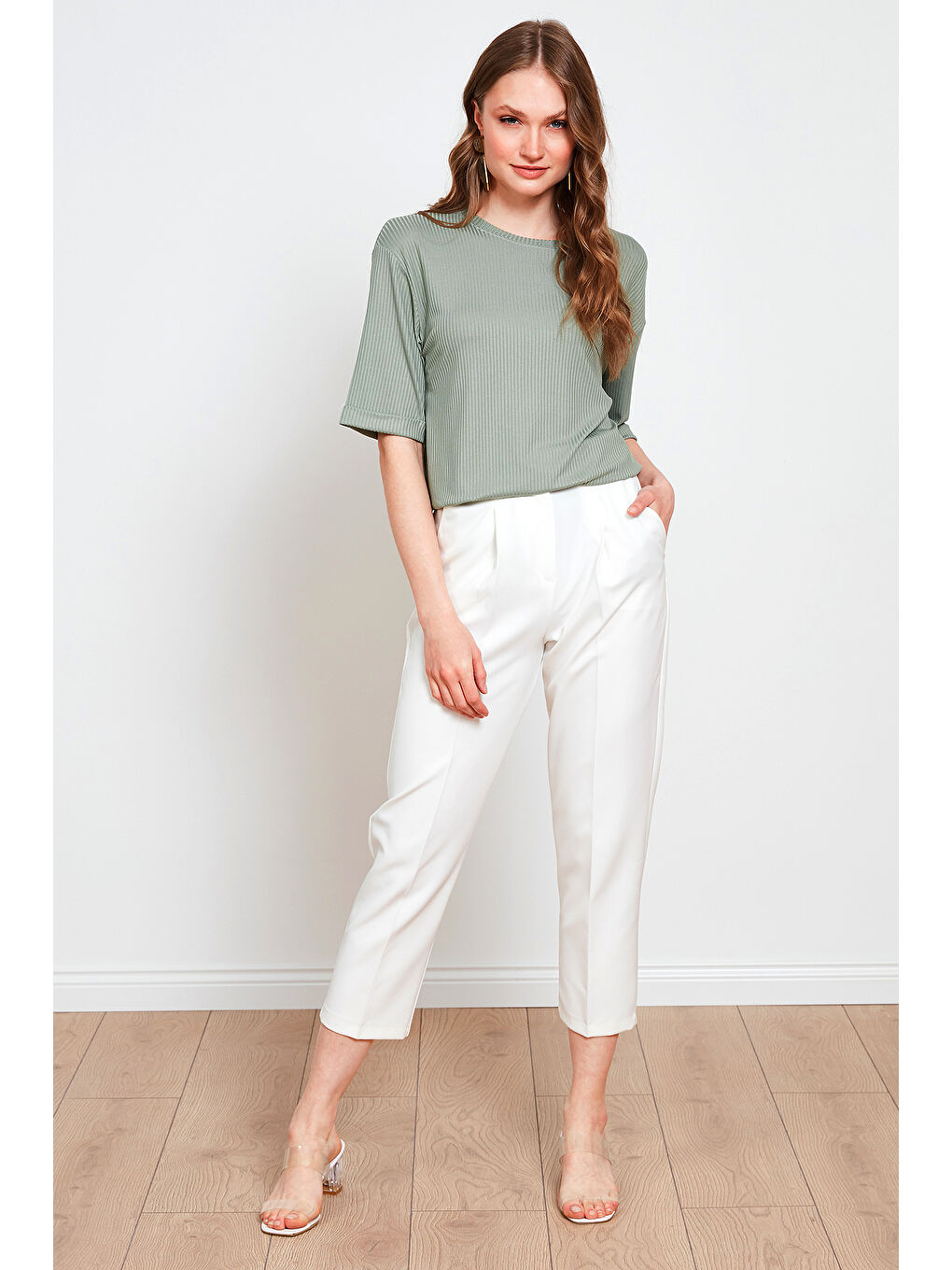 Yeşil Oversize Bisiklet Yaka Yırtmaç Detaylı Bluz 5869000-1