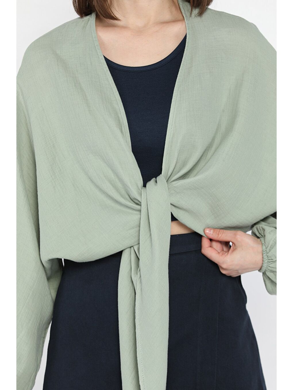 Yeşil Kadın Ön Bağlamalı Yarasa Kol Bluz-3