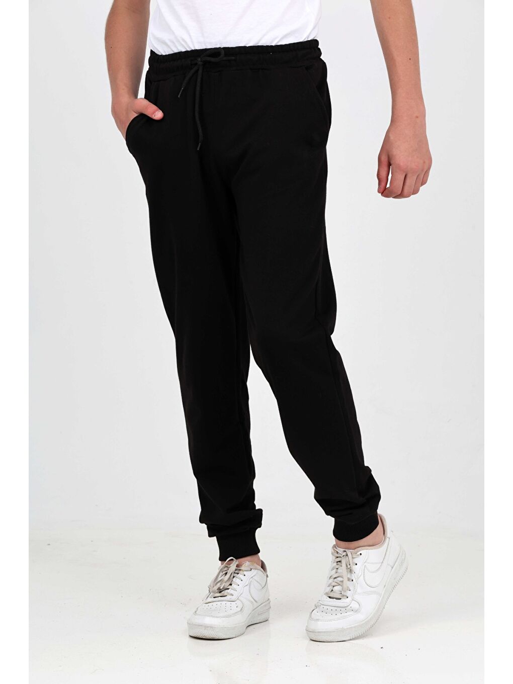 Siyah Erkek Çocuk Paçası Lastikli Eşofman Alt-1