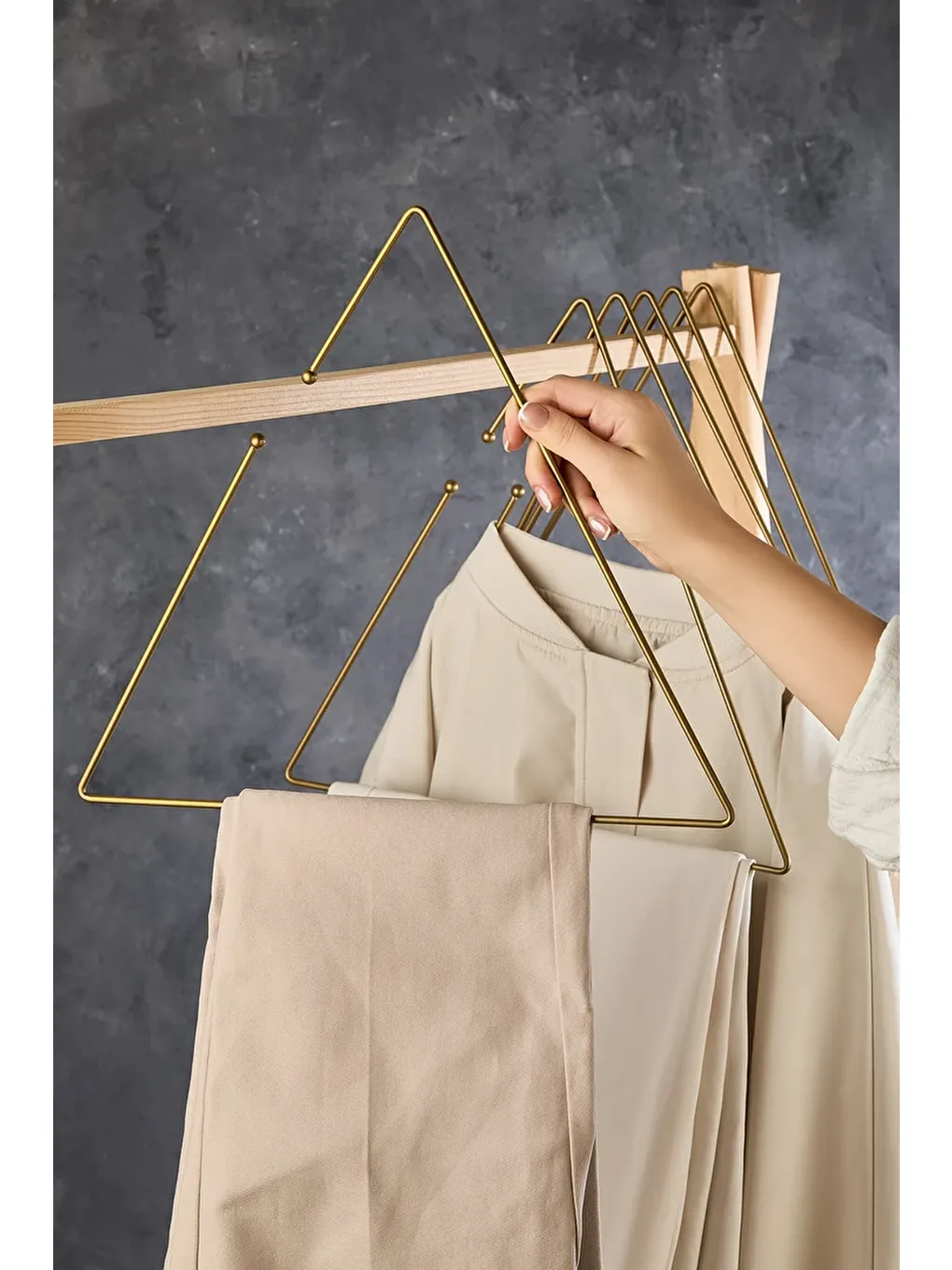 Sarı Gold Üçgen Dekoratif Pantolon, Kıyafet Askısı Seti - 6 Adet-1