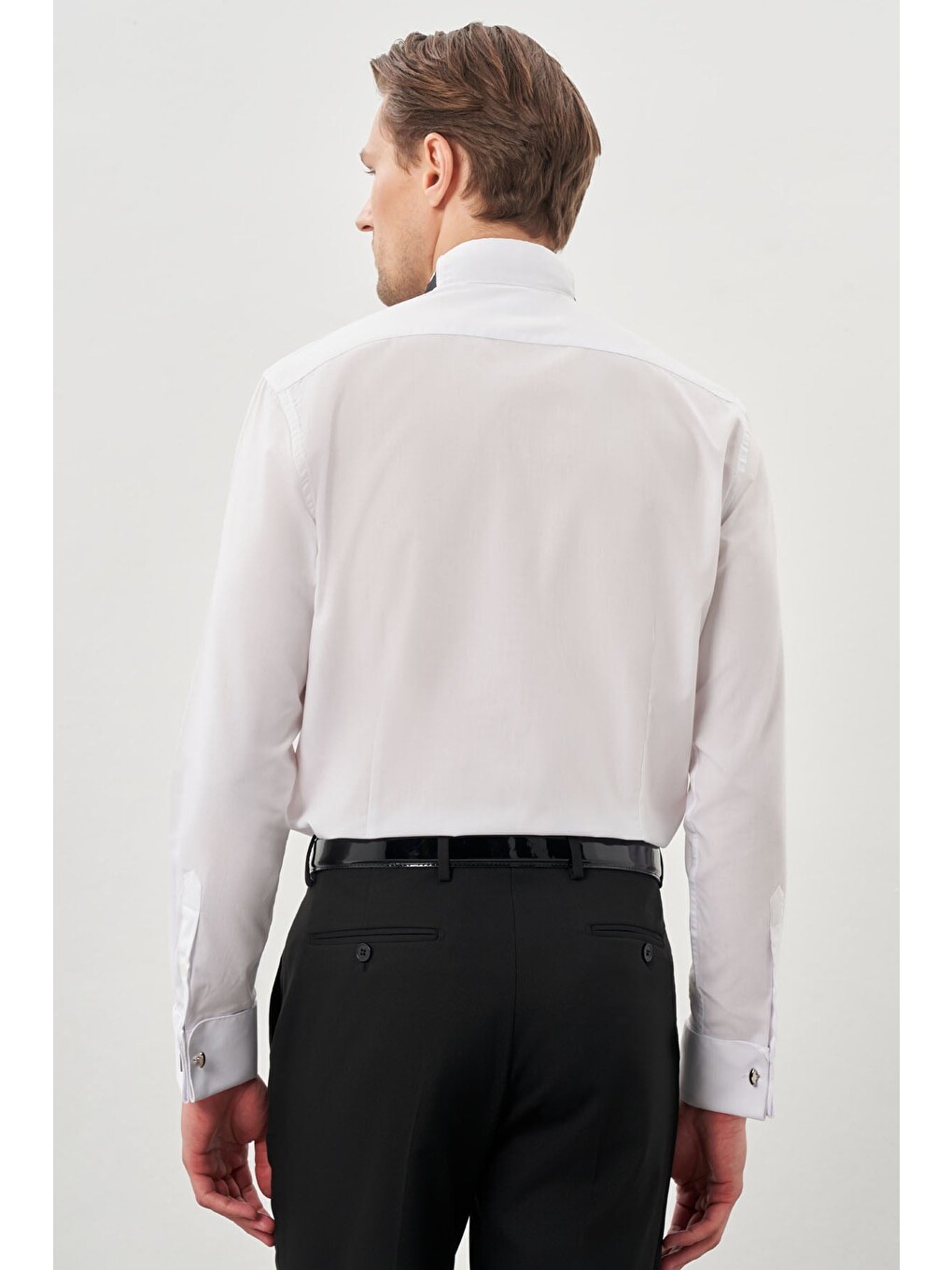 Beyaz Ata Yaka Uzun Kol Cepsiz Slim Fit Basic Pamuklu Gömlek 1004255060-3