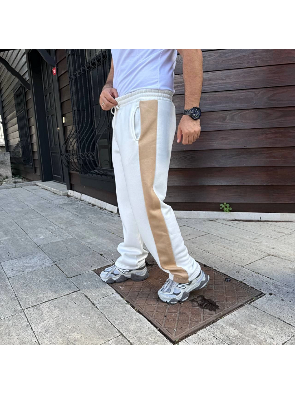 Erkek Üç İplik Kışlık Pamuklu Yandan Garneli Kalın Bej Şeritli Cepli Eşofman Altı - Beyaz-1