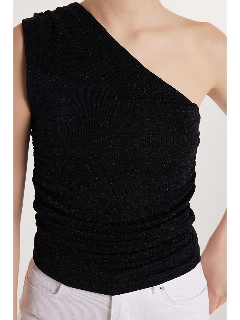 Kadın Slim Fit Dar Kesim Omzu Açık Düz Siyah Bluz-1