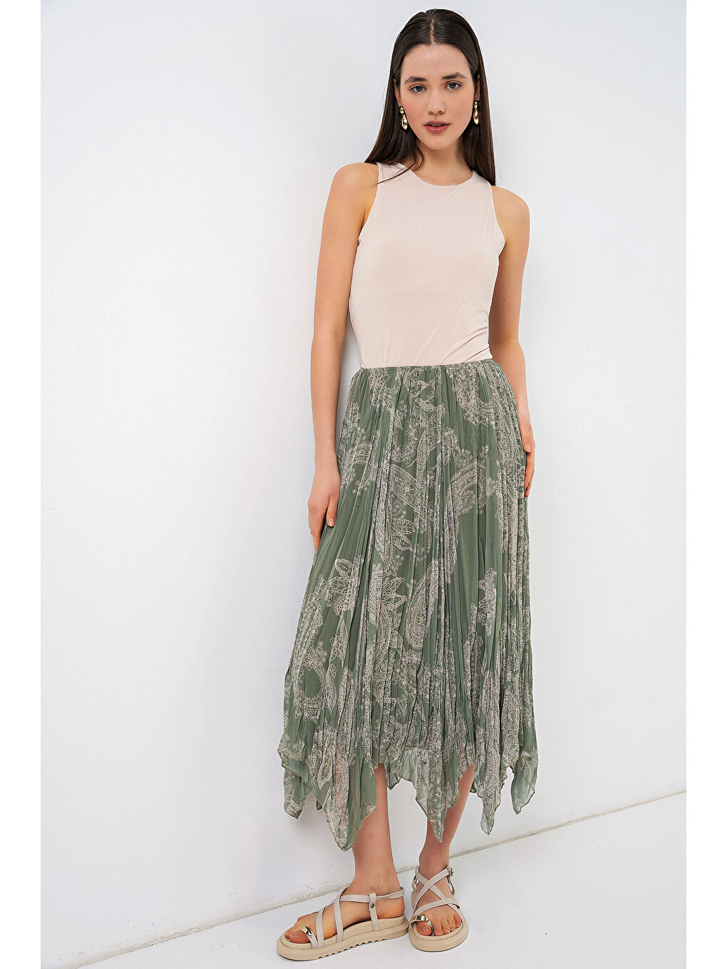 Yeşil Kadın Asimetrik Tül Şifon Etek 8061 - Çağla