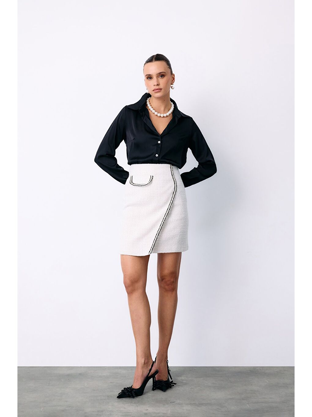 Bej Kruvaze Süs Cepli Kısa Etek - Taş-3