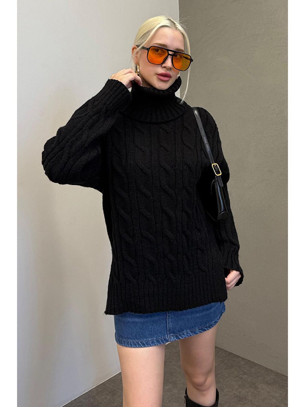 Siyah Boğazlı Triko Kazak Mg2376