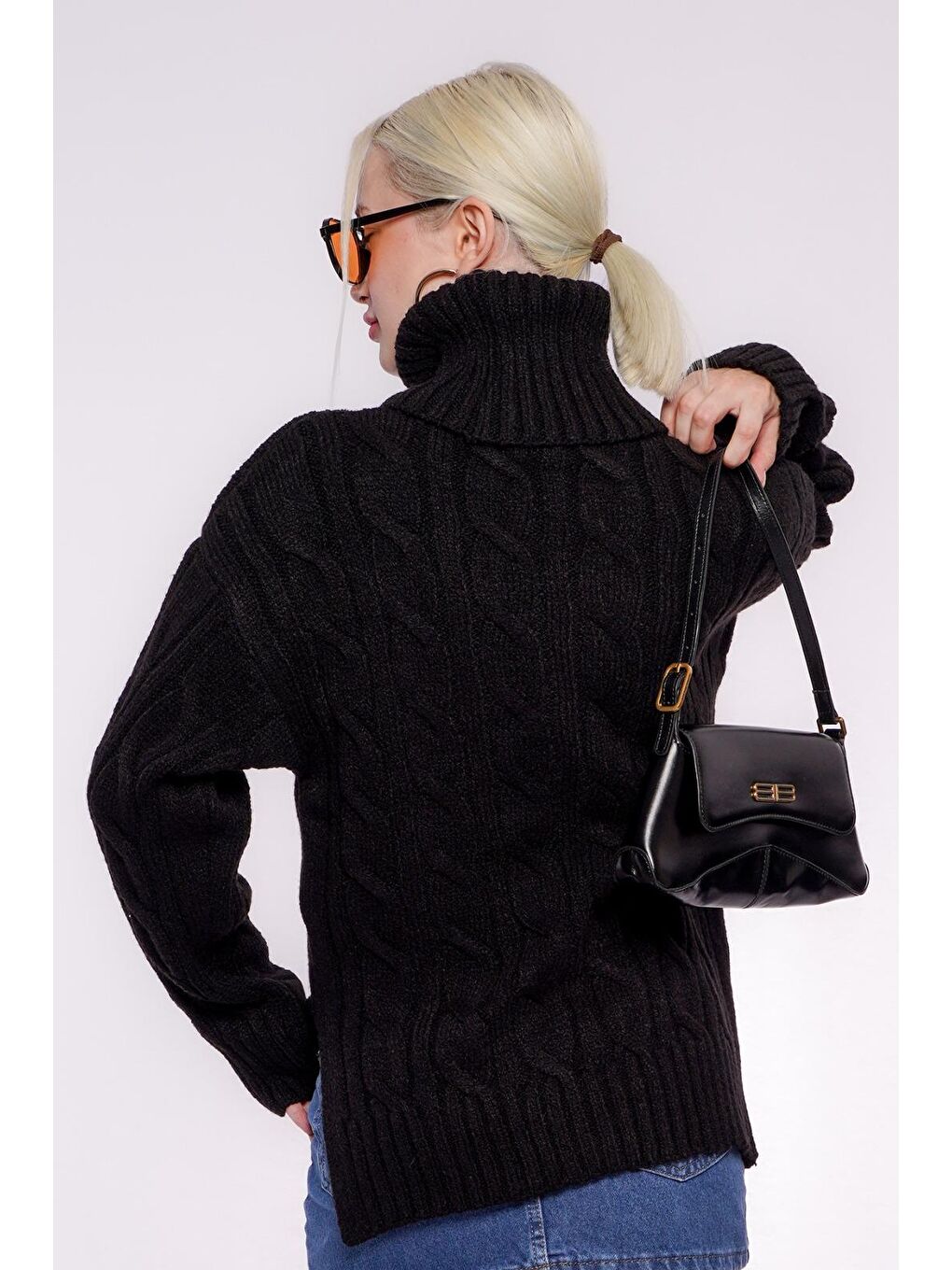 Siyah Boğazlı Triko Kazak Mg2376-1