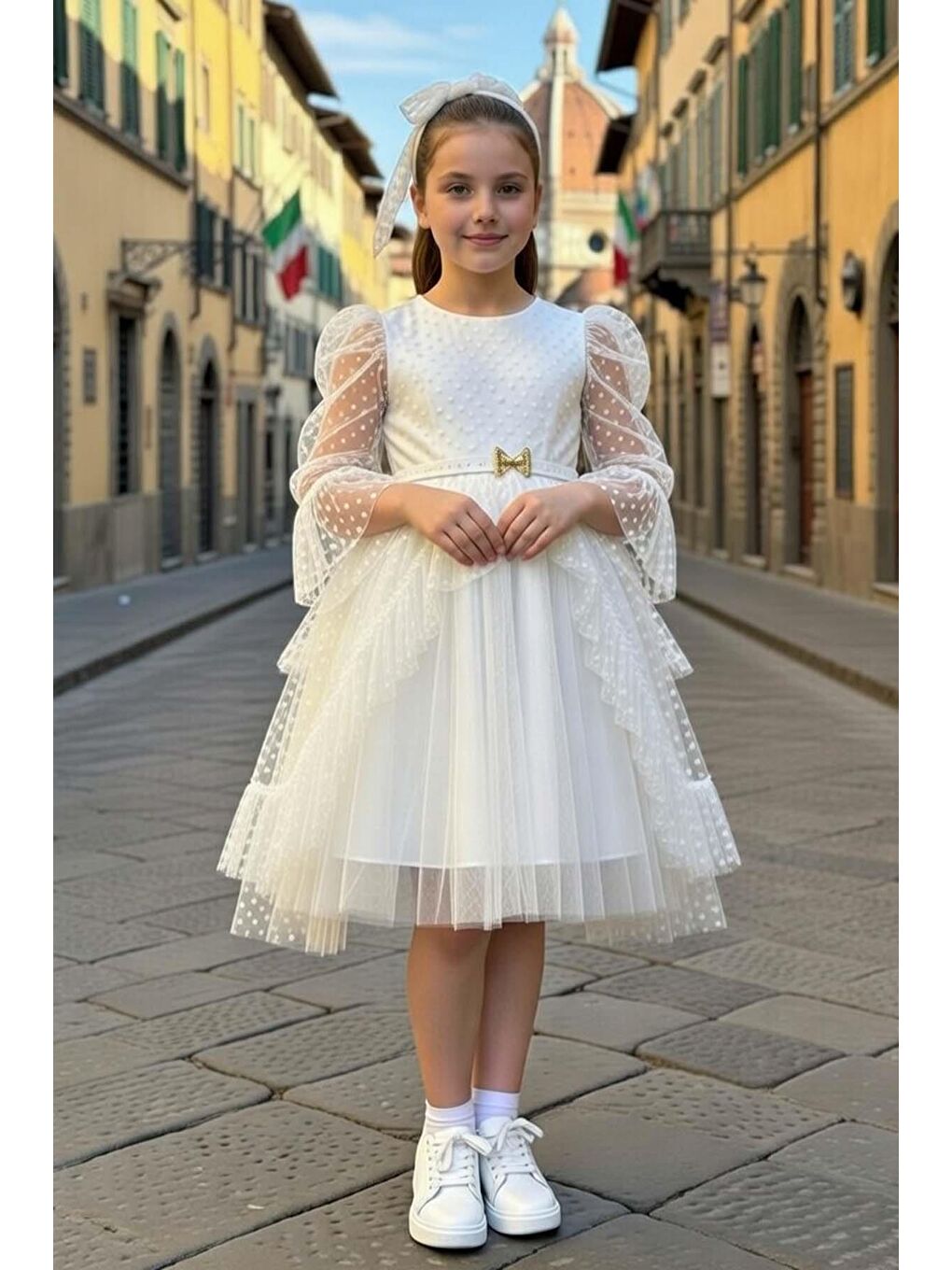 Kız Çocuk Kolları Şeffaf Tüllü ve Üzeri Puantiye, Yakası Fırfır Detaylı Önü Tüllü Beyaz Abiye-2