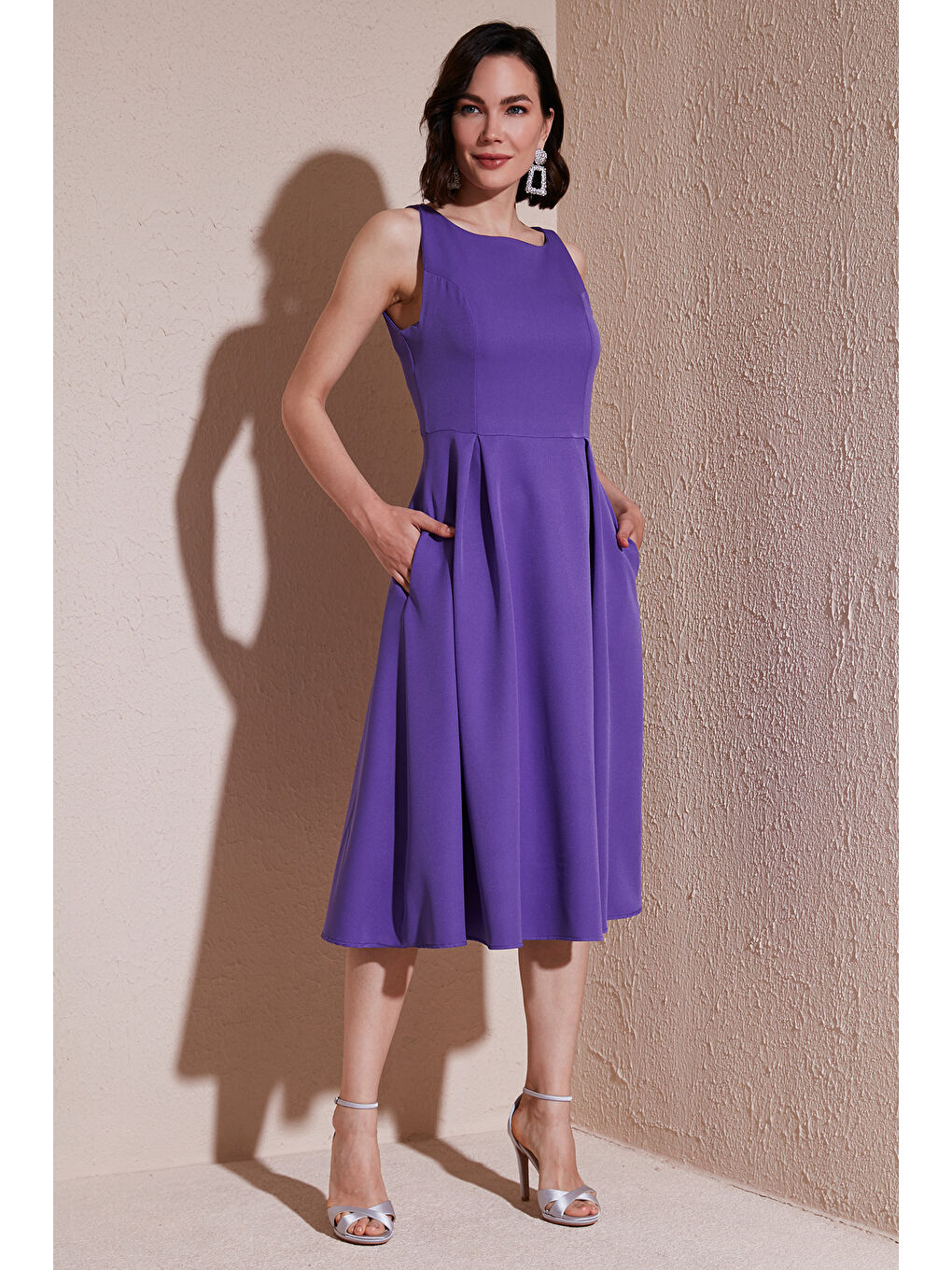 Mor Regular Fit Bisiklet Yaka Cepli Pileli Midi Boy Kadın Elbise 6111963-1