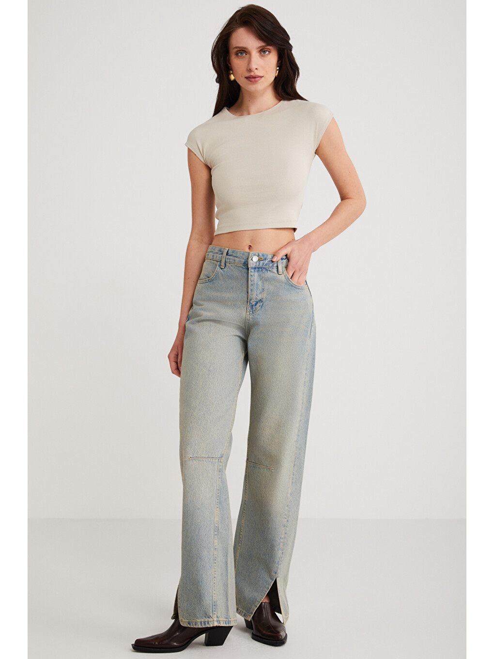 Ayra Kadın Fitilli Görünümlü Slim Fit Vücuda Oturan Bisiklet Yaka Kısa Kollu Crop Açık Gri Büstiyer-1
