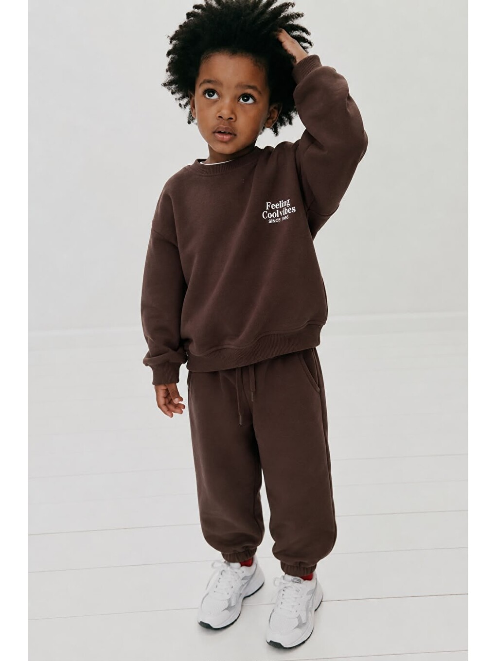 Kahverengi Unisex Çocuk Basic Yazı Detaylı 3 İplik Kumaş Eşofman Takım-1
