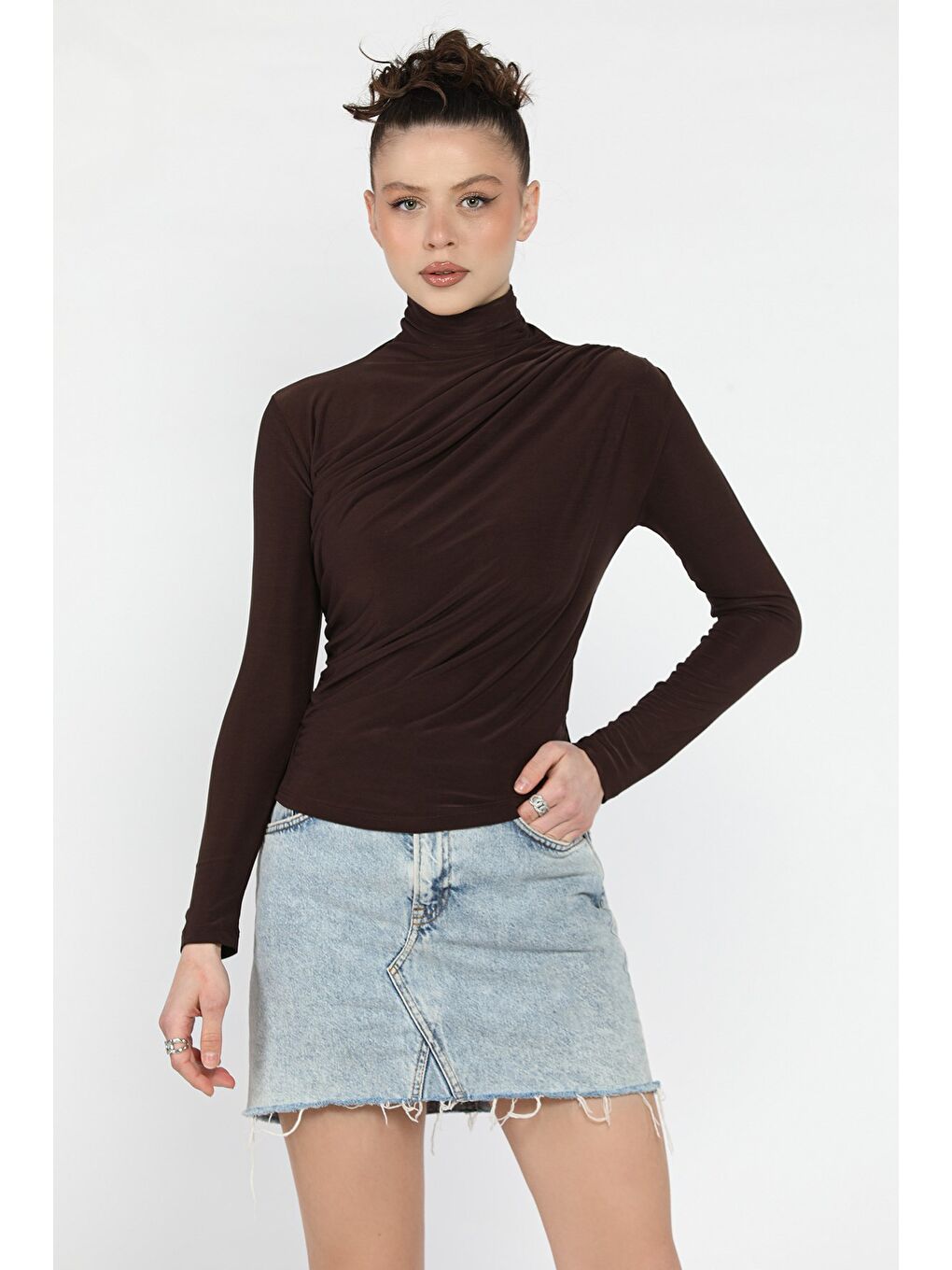 Kahverengi Omuz Ve Bel Drapeli Uzun Kol Bluz