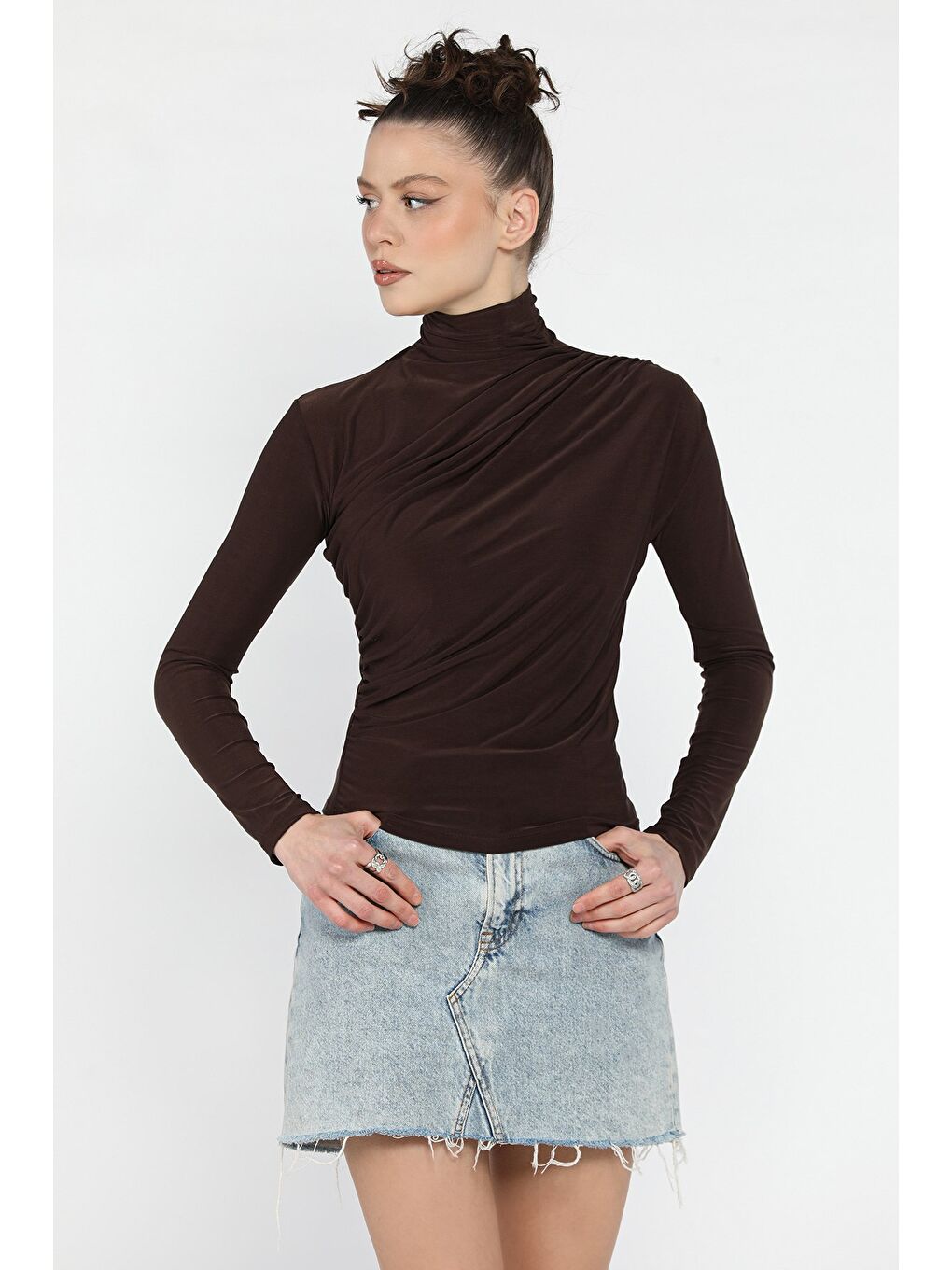 Kahverengi Omuz Ve Bel Drapeli Uzun Kol Bluz-1