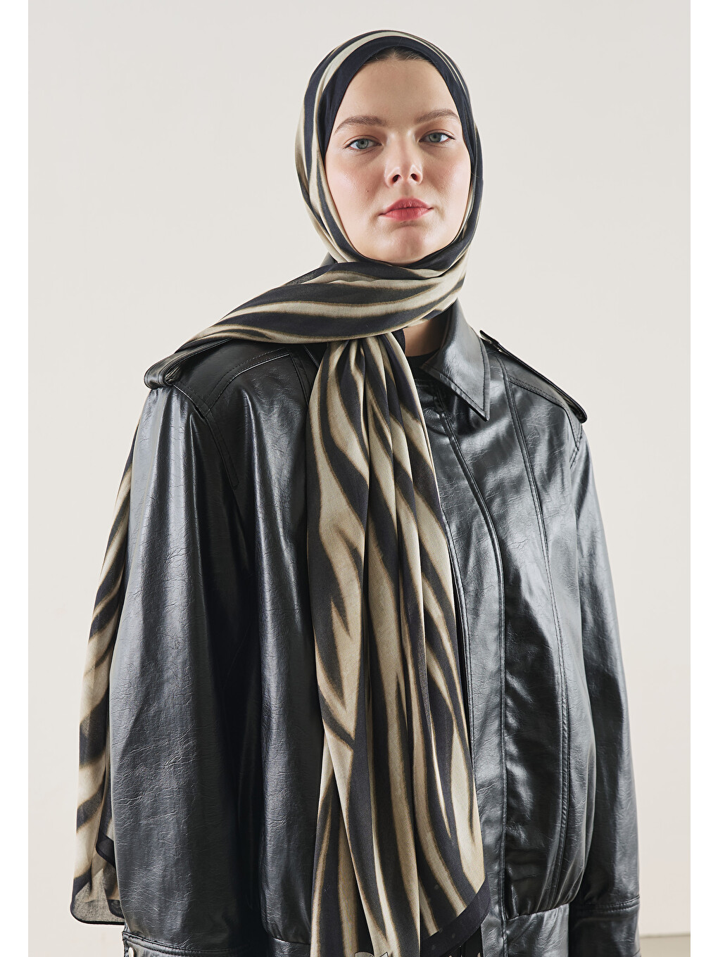 Zebra Desen Rami Şal Siyah