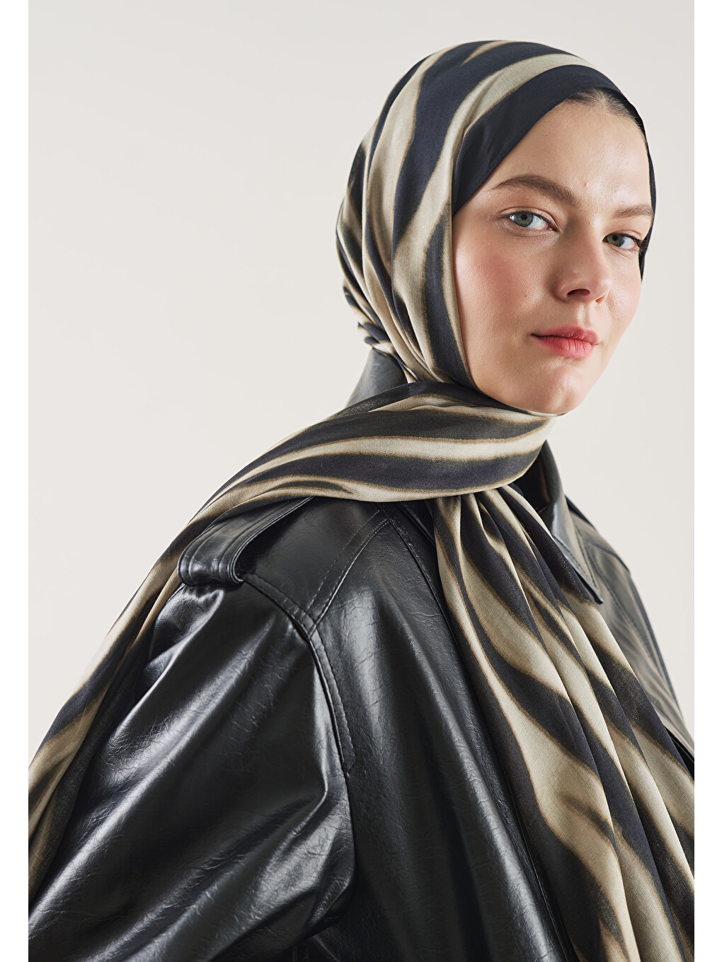 Zebra Desen Rami Şal Siyah-1