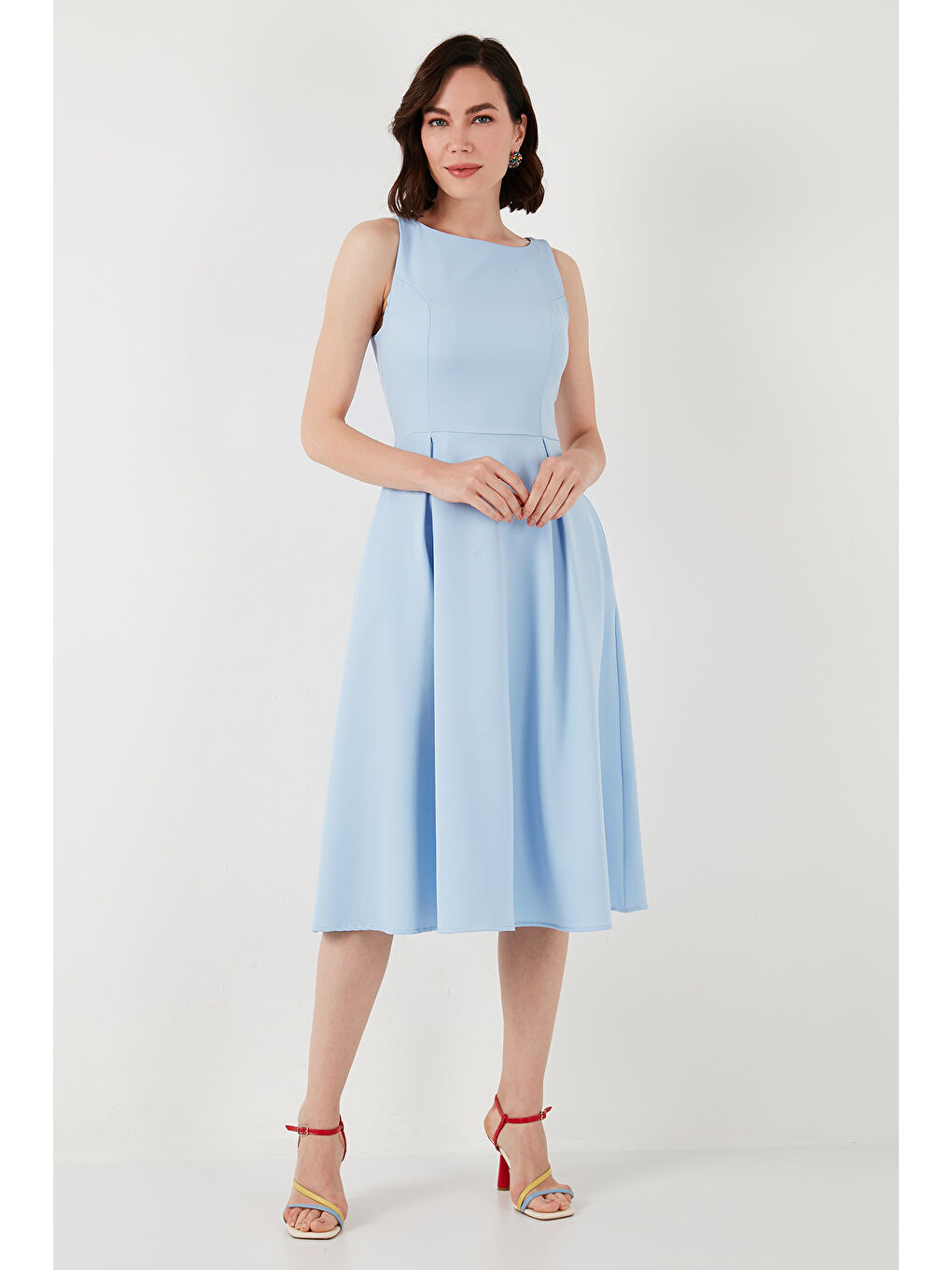 Mavi Regular Fit Bisiklet Yaka Cepli Pileli Midi Boy Kadın Elbise 6111963-4